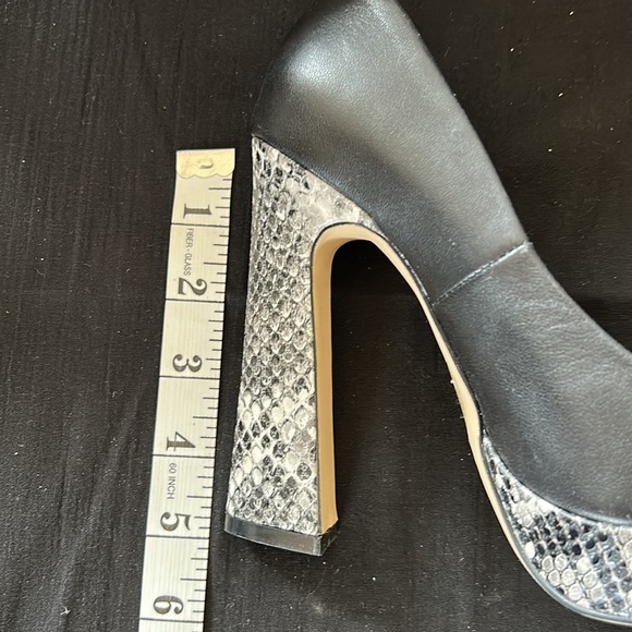 High heels pumps - Picture 2 of 5